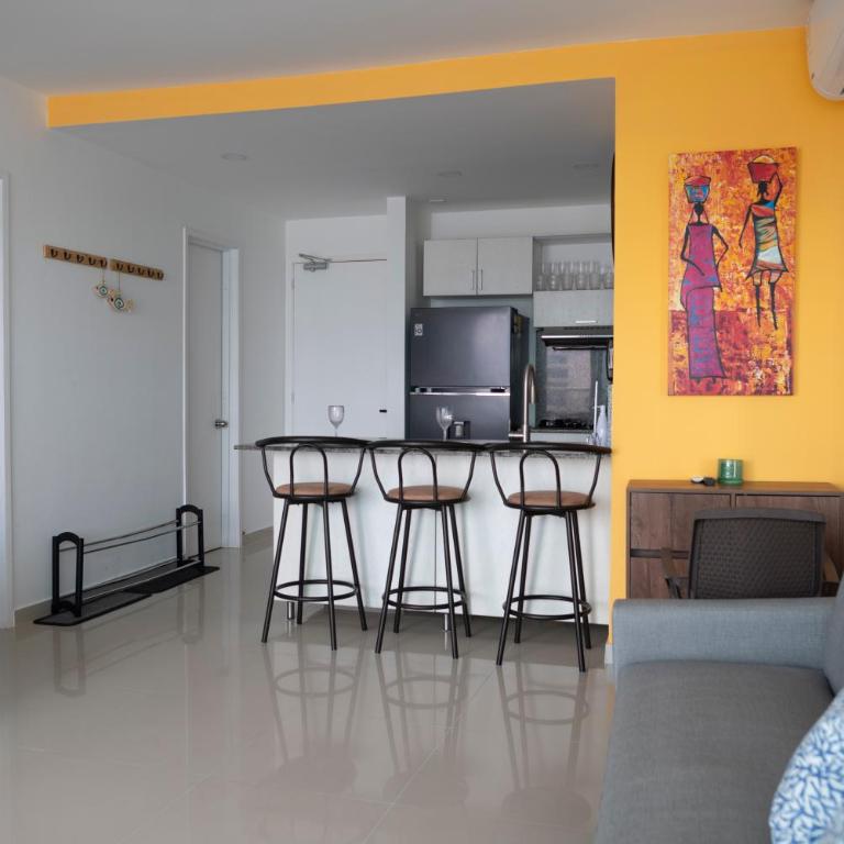 The Beaches-Beachfront Retreat - One-Bedroom Apartment - 21