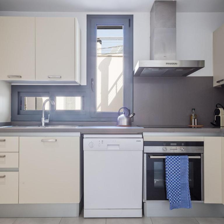Les Corts Exclusive Apartments by Olala Homes - Two-Bedroom Apartment with Balcony - 20