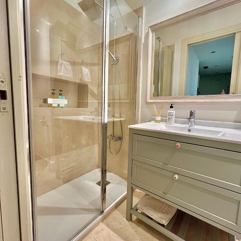 Suite Cathedral Sevilla - Two-Bedroom Apartment - 3