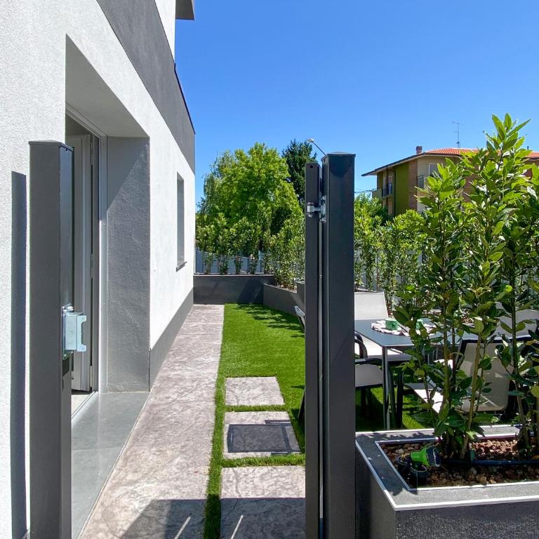 Martina Palace Apartments - Appartamento con Vista Giardino - 11