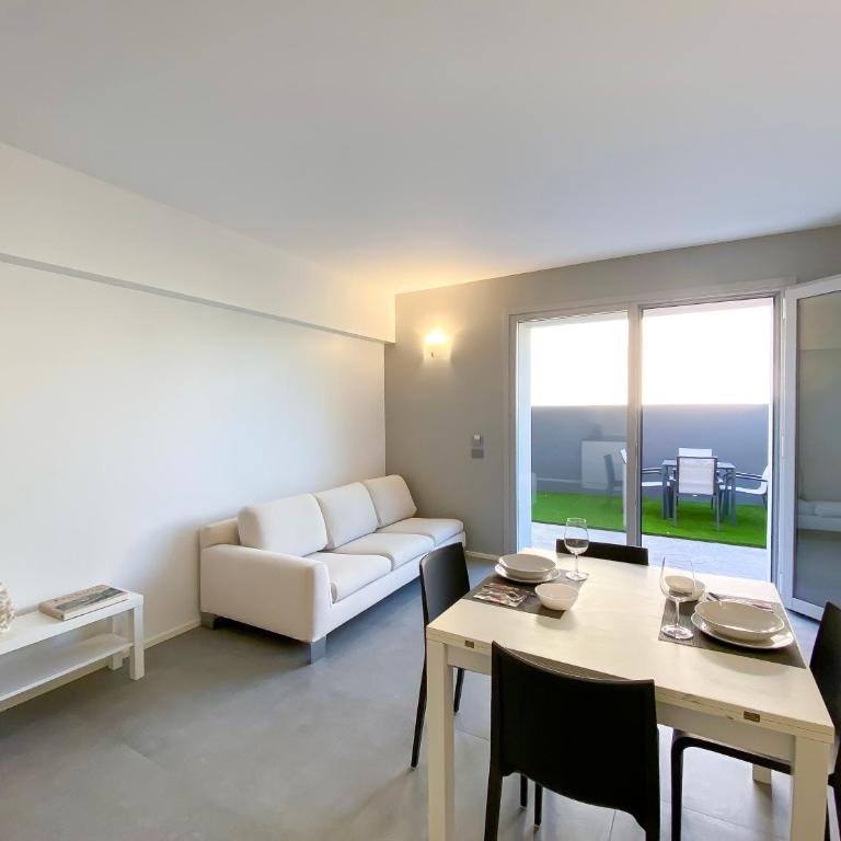 Martina Palace Apartments - Appartamento con 2 Camere da Letto e Vista Giardino - 7