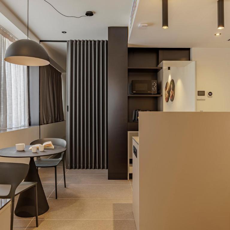 ApartmentsArena - Palazzo Cignaroli - One-Bedroom Apartment - 4