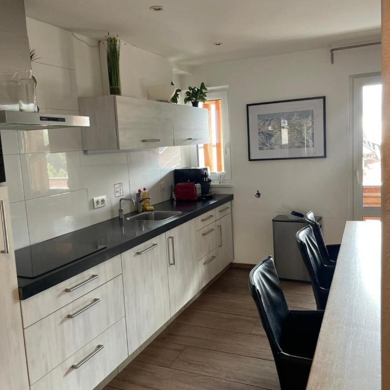 Apart AUSTRIA - Apartment mit 2 Schlafzimmern und Balkon - 10