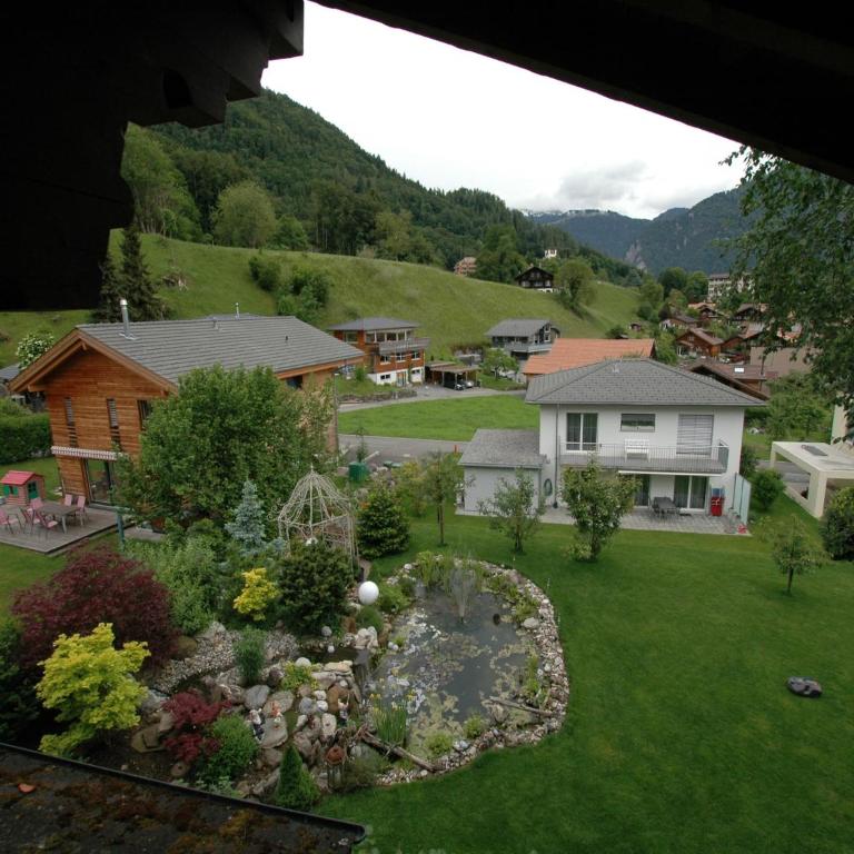Chalet in Wilderswil with Jungfrau Views - Ferienhaus mit 2 Schlafzimmern - 15