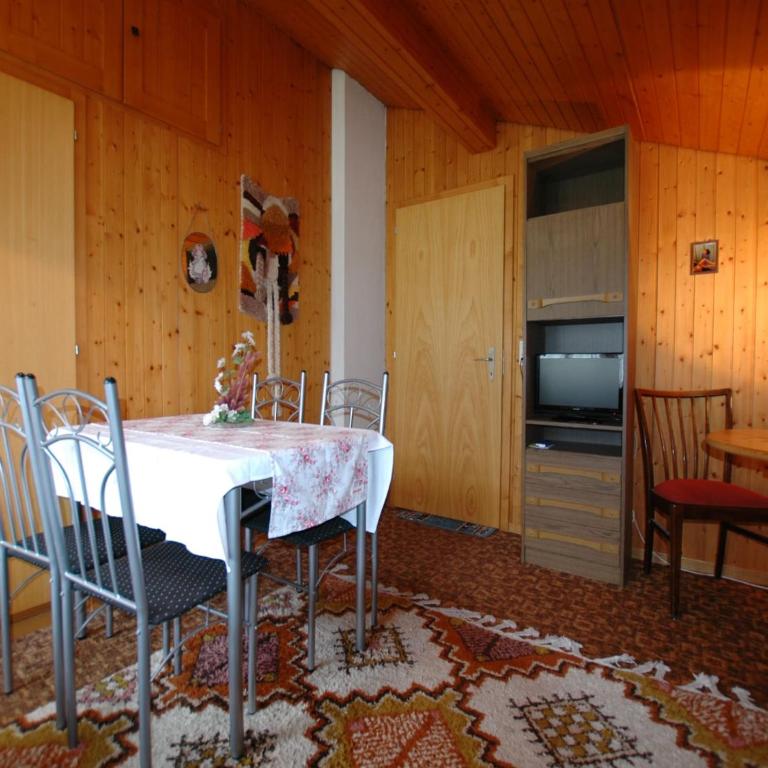 Chalet in Wilderswil with Jungfrau Views - Ferienhaus mit 2 Schlafzimmern - 8