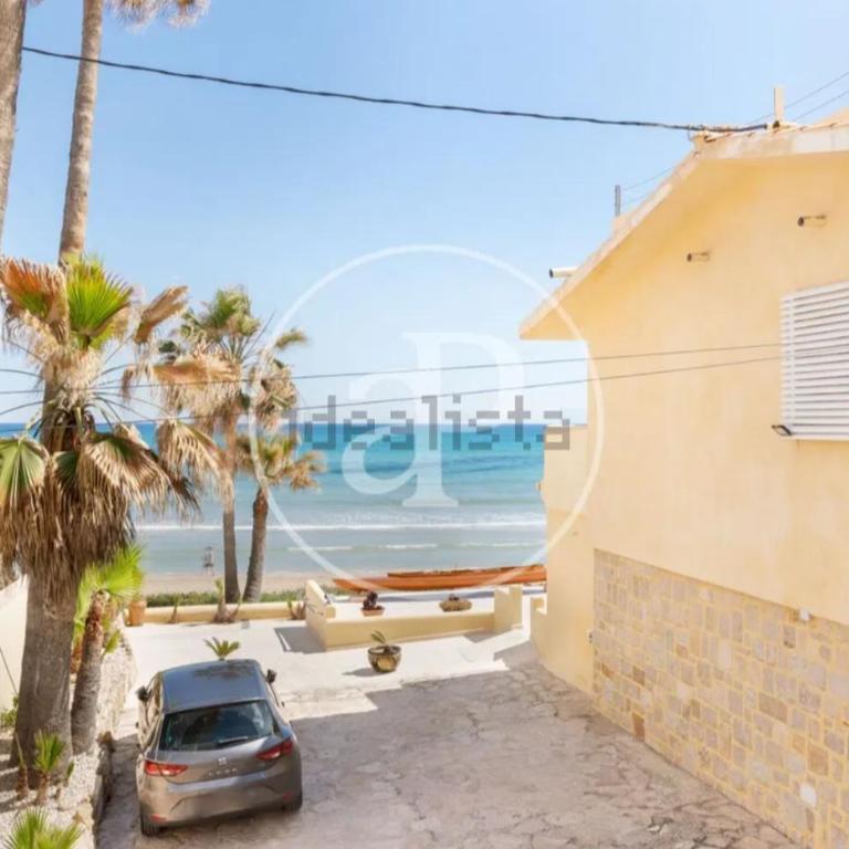Excepcional Apartamento AMANECER al borde de playa y mar, en CHALET ROQUETES - One-Bedroom Apartment - 77
