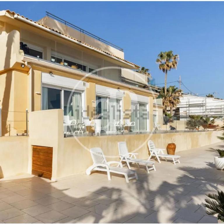 Excepcional Apartamento AMANECER al borde de playa y mar, en CHALET ROQUETES - One-Bedroom Apartment - 66