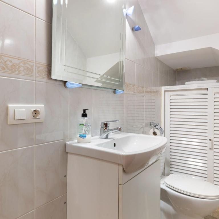 Lucas House - Central & Charming - Maison 3 Chambres - 15