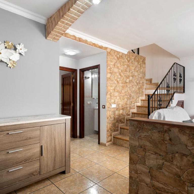 Lucas House - Central & Charming - Maison 3 Chambres - 4