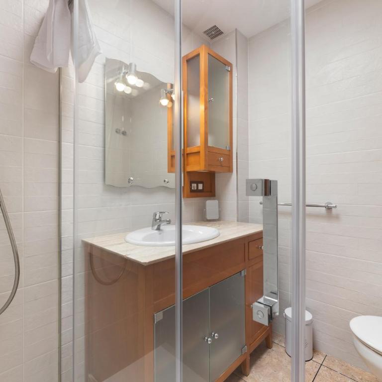 Lucas House - Central & Charming - Maison 3 Chambres - 16