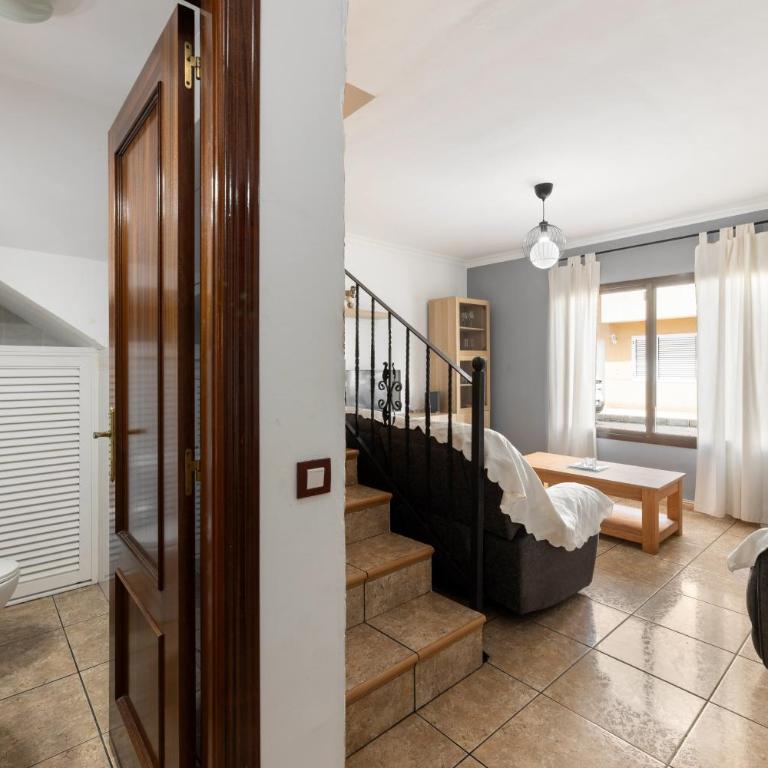 Lucas House - Central & Charming - Maison 3 Chambres - 17