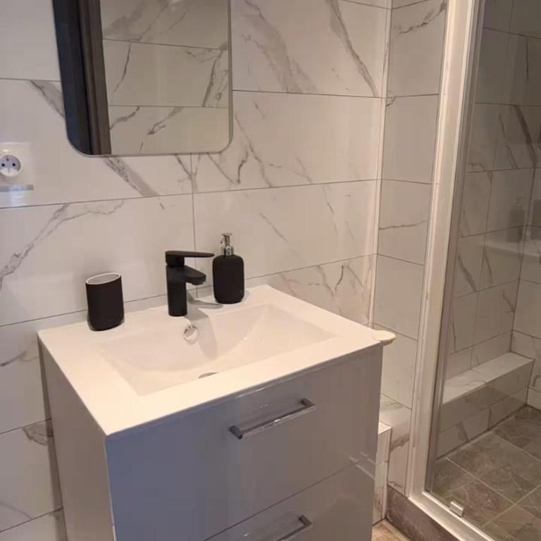 Joli appartement proche place Wilson - centre - Appartamento con 1 Camera da Letto - 10