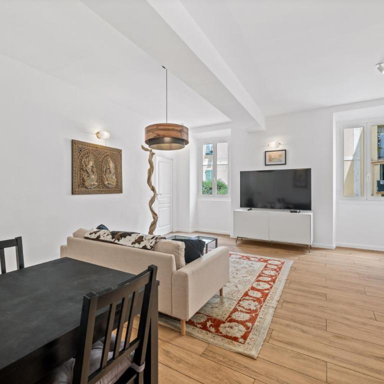 Le Cap, charmant 3P rénové, coeur vieille ville, avec parking public Interparking Sablettes - Appartement 2 Chambres - 21