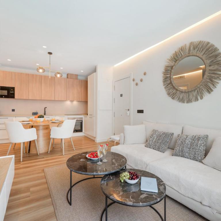 NEW stylish beachside 2BR with pool and garage - Apartamento de 2 dormitorios - 10