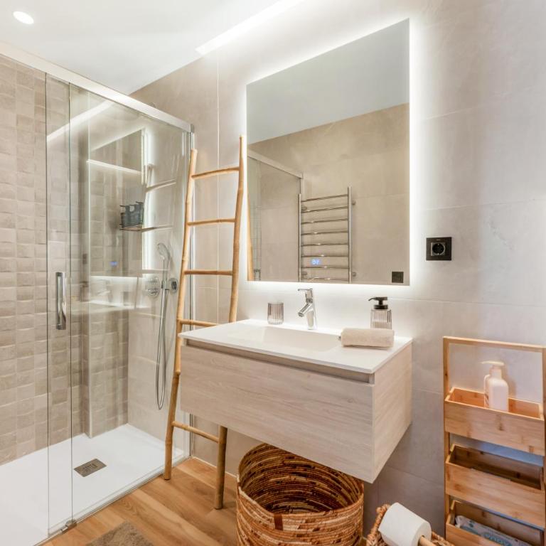 NEW stylish beachside 2BR with pool and garage - Apartamento de 2 dormitorios - 21