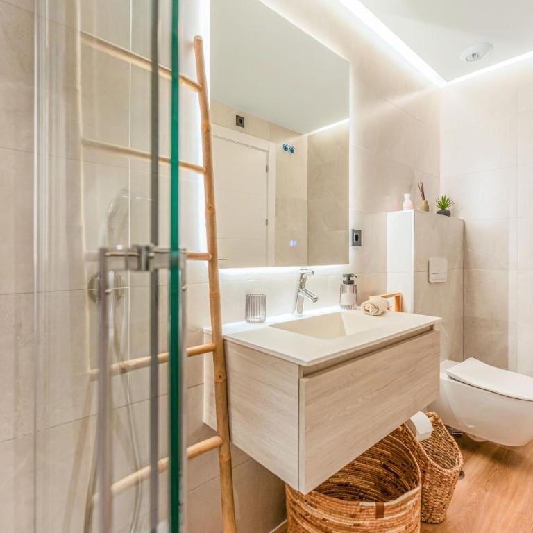 NEW stylish beachside 2BR with pool and garage - Apartamento de 2 dormitorios - 22