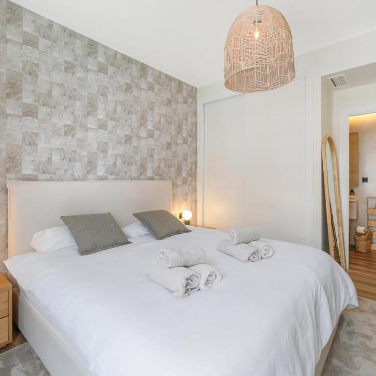 NEW stylish beachside 2BR with pool and garage - Apartamento de 2 dormitorios - 3