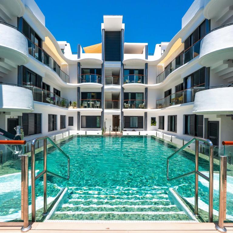 NEW stylish beachside 2BR with pool and garage - Apartamento de 2 dormitorios - 6