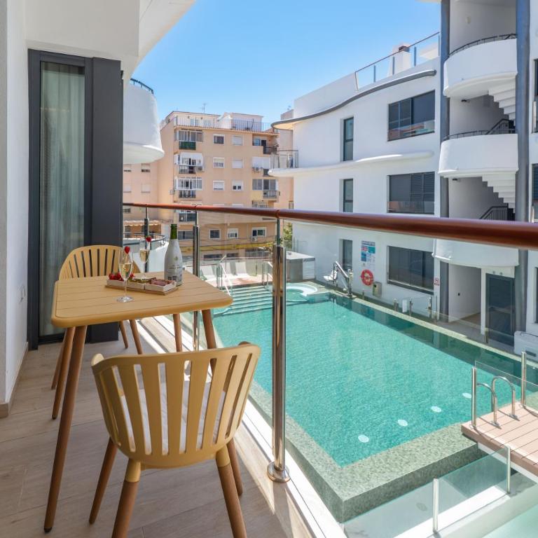 NEW stylish beachside 2BR with pool and garage - Apartamento de 2 dormitorios - 27