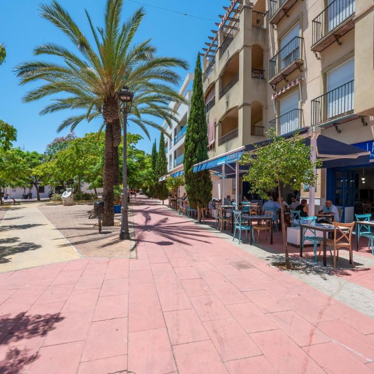 NEW stylish beachside 2BR with pool and garage - Apartamento de 2 dormitorios - 42