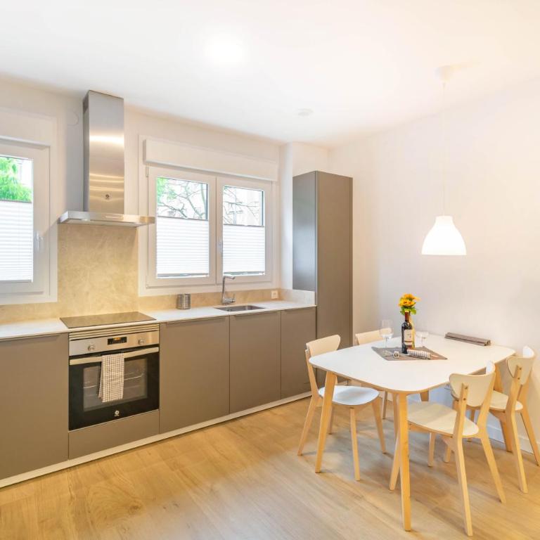 Gran apartamento tipo loft a 15 minutos del centro - Two-Bedroom Apartment - 12