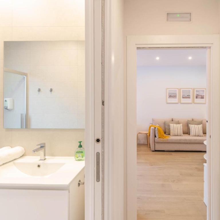 Gran apartamento tipo loft a 15 minutos del centro - Two-Bedroom Apartment - 23