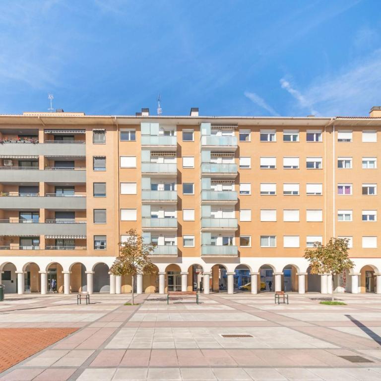 Gran apartamento tipo loft a 15 minutos del centro - Two-Bedroom Apartment - 30