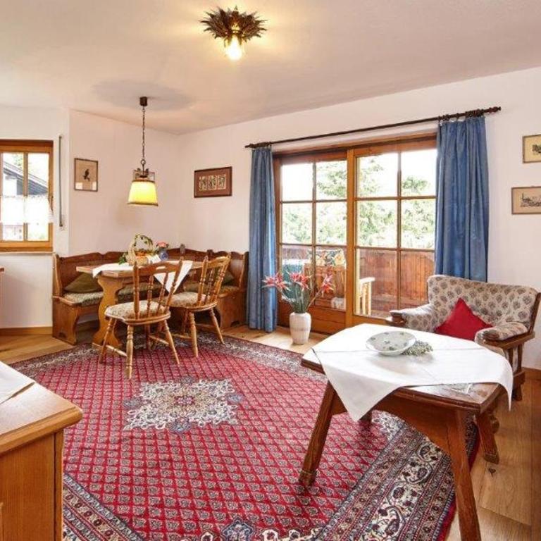Herzstücke Ferienwohnungen - Apartment mit 1 Schlafzimmer, Balkon und Bergblick - 9