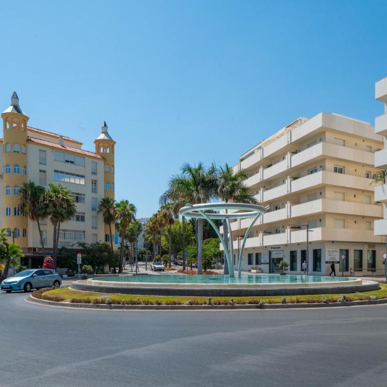 NEW stylish beachside 2BR with pool and garage - Apartamento de 2 dormitorios - 38
