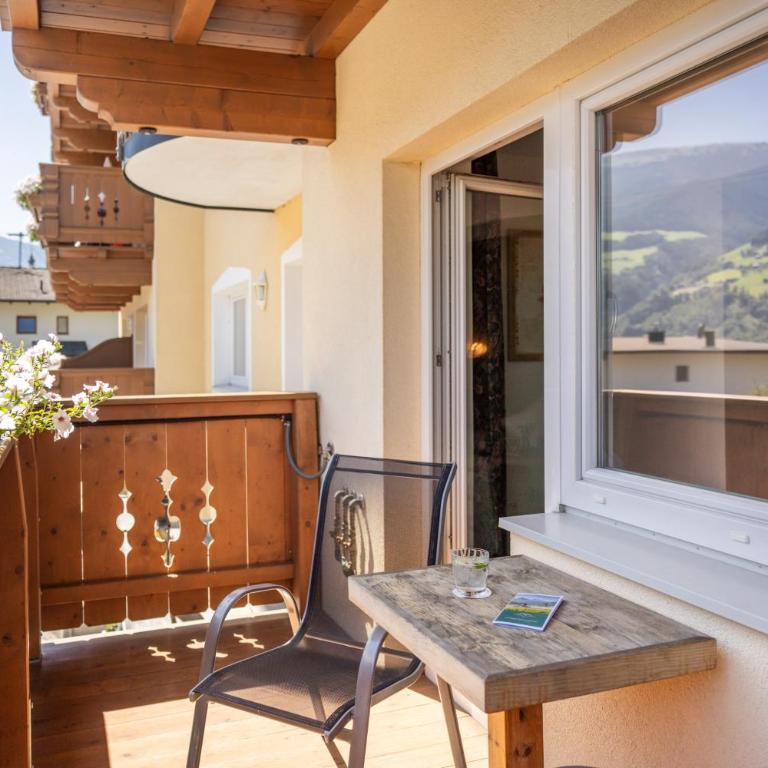 Almhof Lackner - Comfort Doppelzimmer mit Balkon - 8