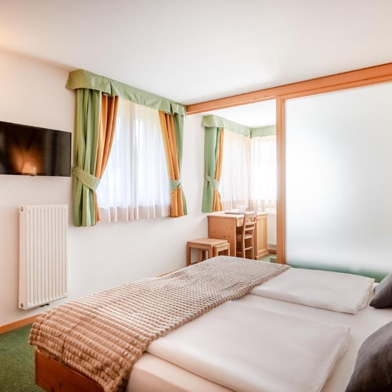 Hotel Alpine Mugon - Vierbettzimmer mit Zugang zum Spa - 4