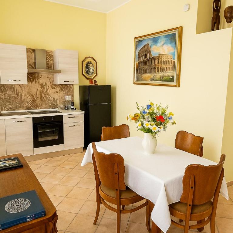 Colosseo Rooms Apartments - Appartamento con 2 Camere da Letto - 1