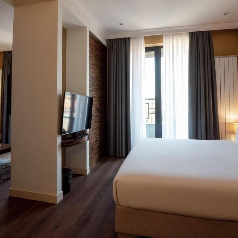 Crystal Hotel - Executive Apartman - 2
