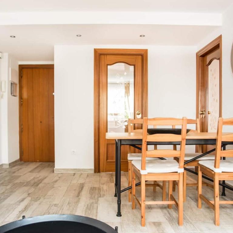 Charming Apartment With Vibrant Accents - Apartamento - 28