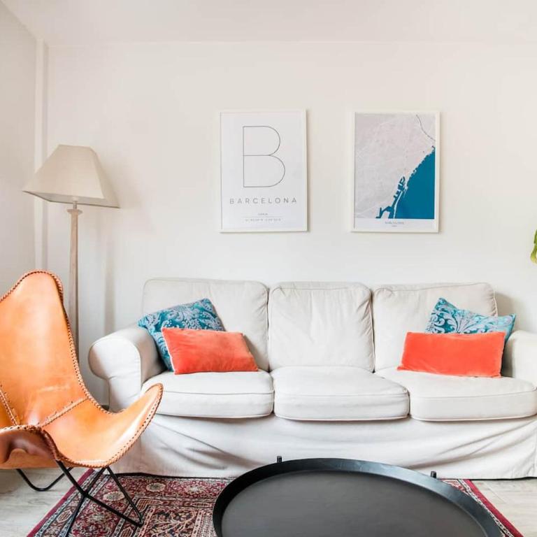 Charming Apartment With Vibrant Accents - Apartamento - 21