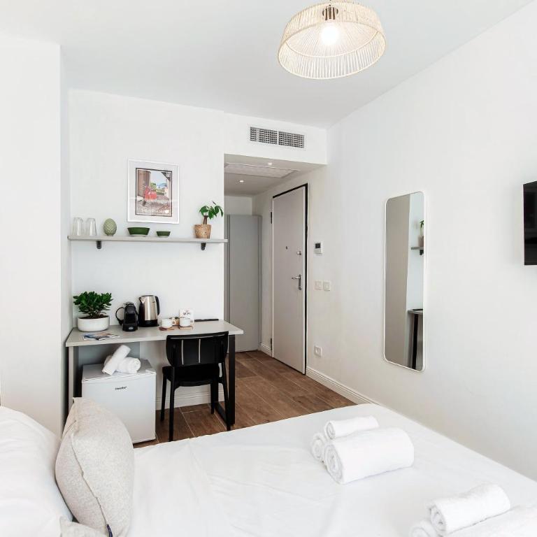 Casa Batèl Suites & Apartments - Ferry, Free Parking, Market & Lake Side - Double Room - 5