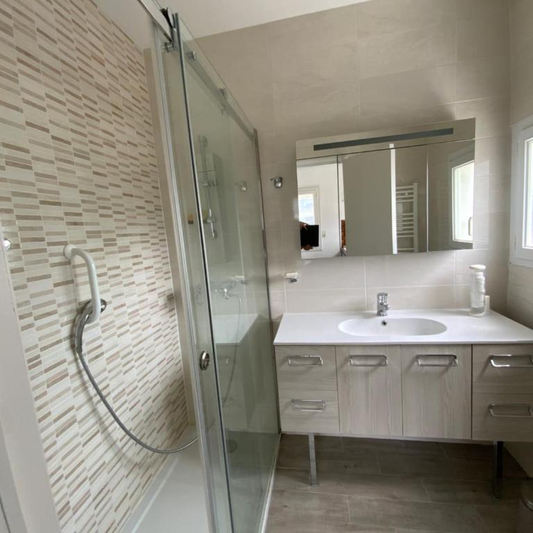 Maison Saint Marc sur Mer - Maison 3 Chambres - 12
