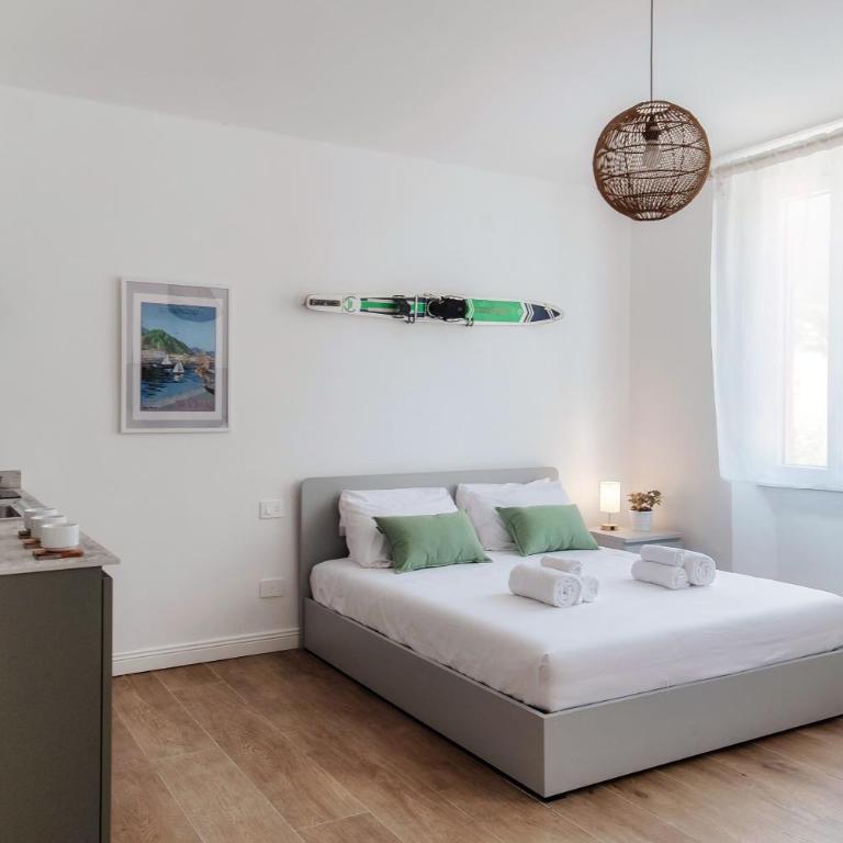 Casa Batèl Suites & Apartments - Ferry, Free Parking, Market & Lake Side - Deluxe Studio - 22