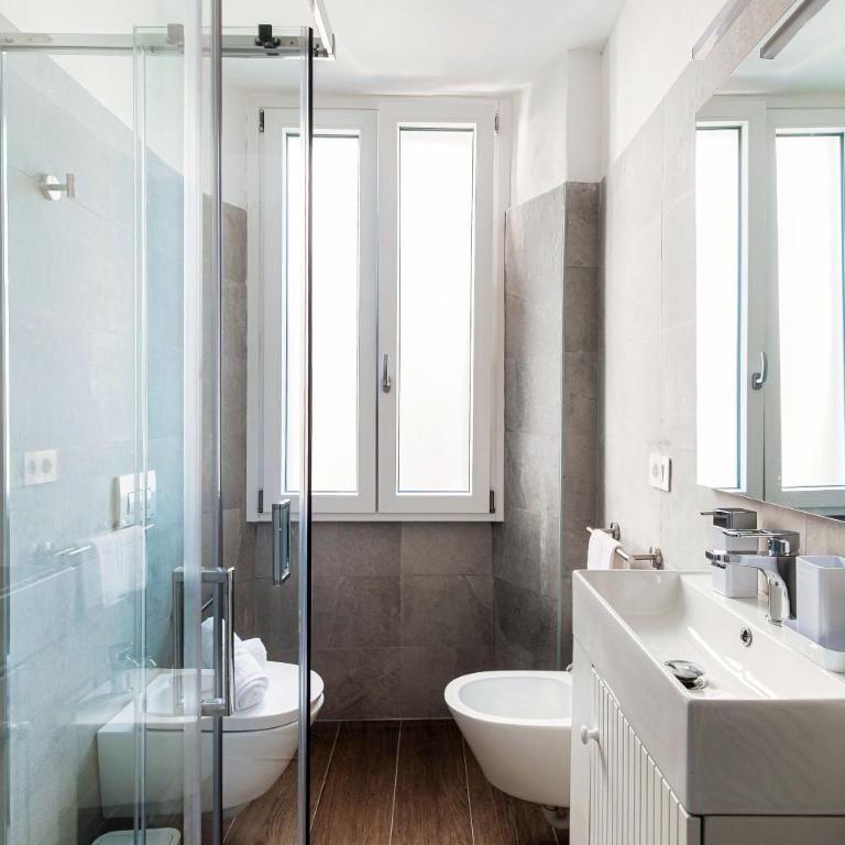 Casa Batèl Suites & Apartments - Ferry, Free Parking, Market & Lake Side - Deluxe Studio - 4