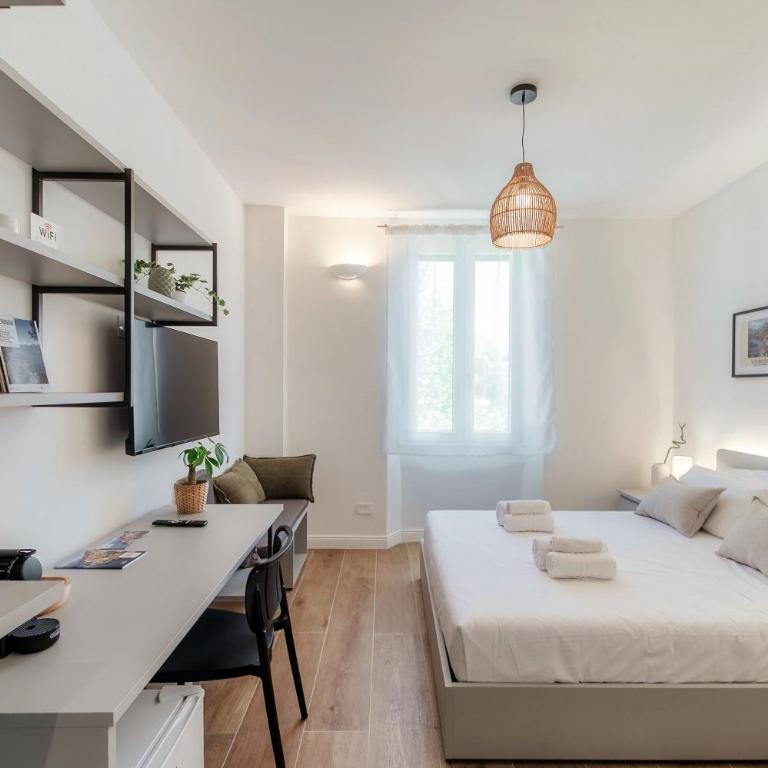 Casa Batèl Suites & Apartments - Ferry, Free Parking, Market & Lake Side - Deluxe Double Room - 15