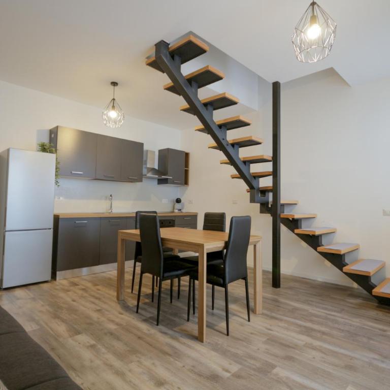 Sant'Avendrace Ampio Apt 3 camere 2 bagni - Appartamento Standard con 3 Camere da Letto - 1