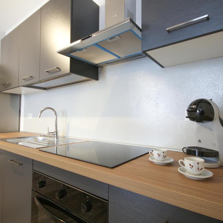 Sant'Avendrace Ampio Apt 3 camere 2 bagni - Appartamento Standard con 3 Camere da Letto - 2