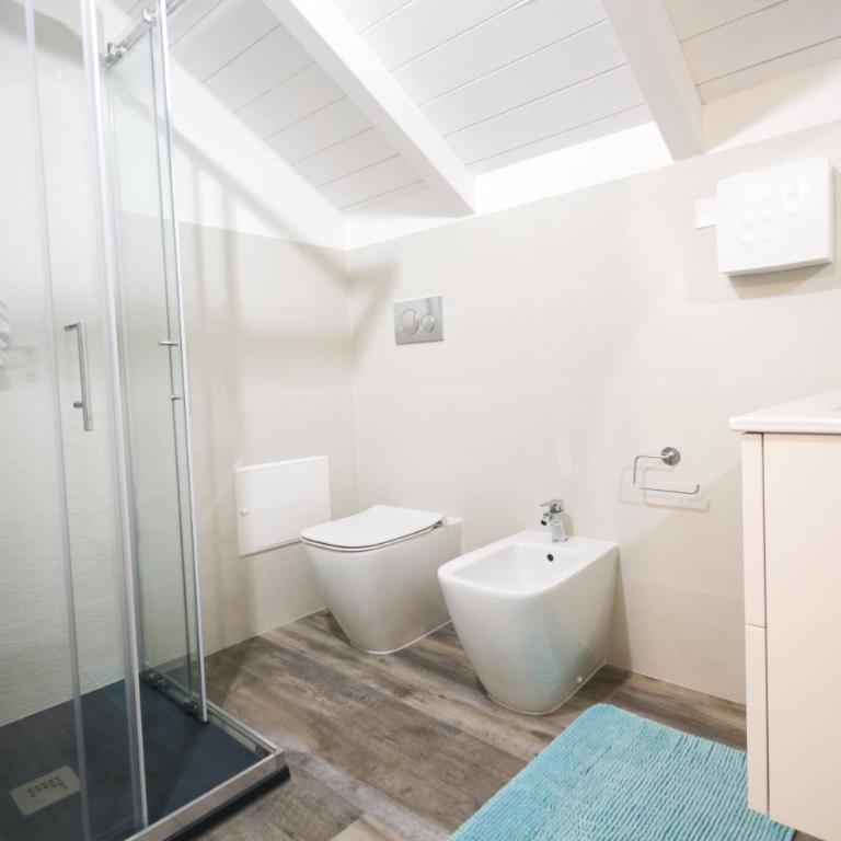Sant'Avendrace Ampio Apt 3 camere 2 bagni - Appartamento Standard con 3 Camere da Letto - 4