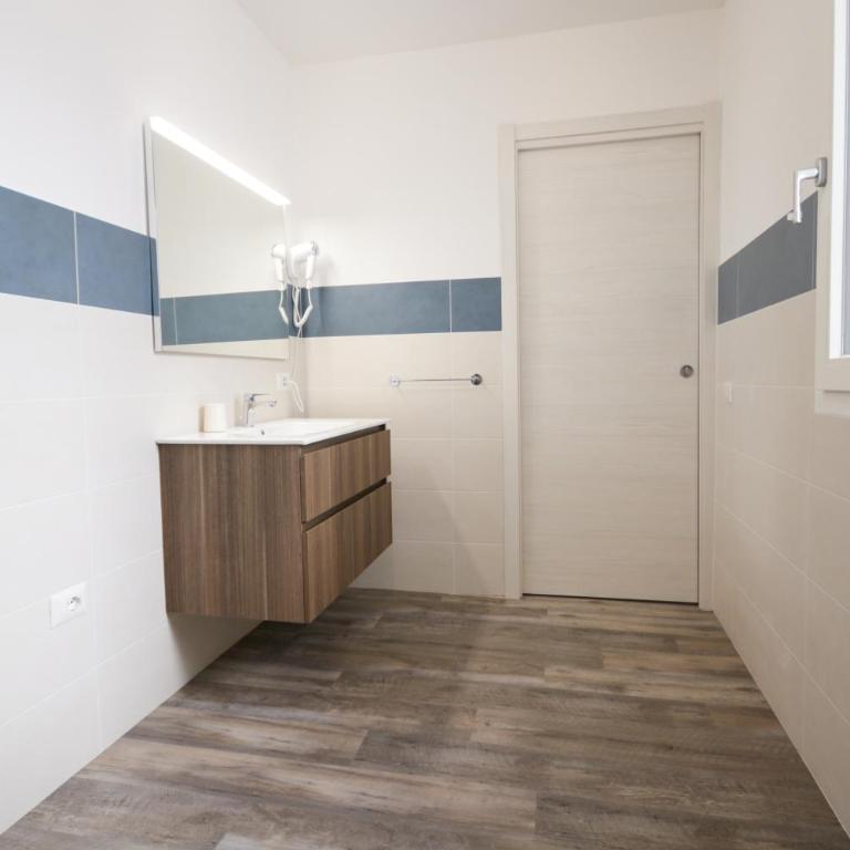 Sant'Avendrace Ampio Apt 3 camere 2 bagni - Appartamento Standard con 3 Camere da Letto - 6