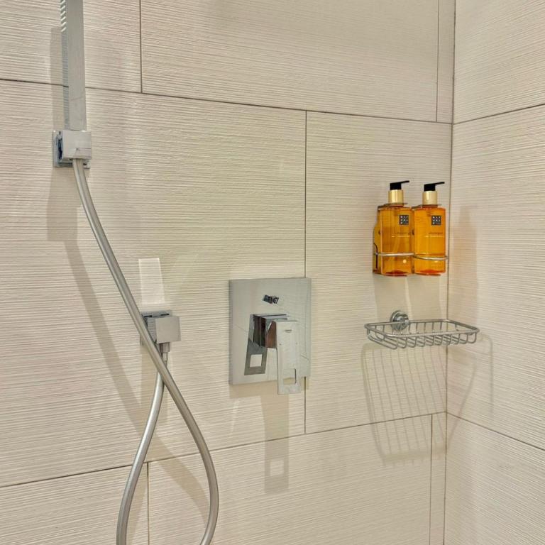 Condo Studio Plaza - King Studio - 24