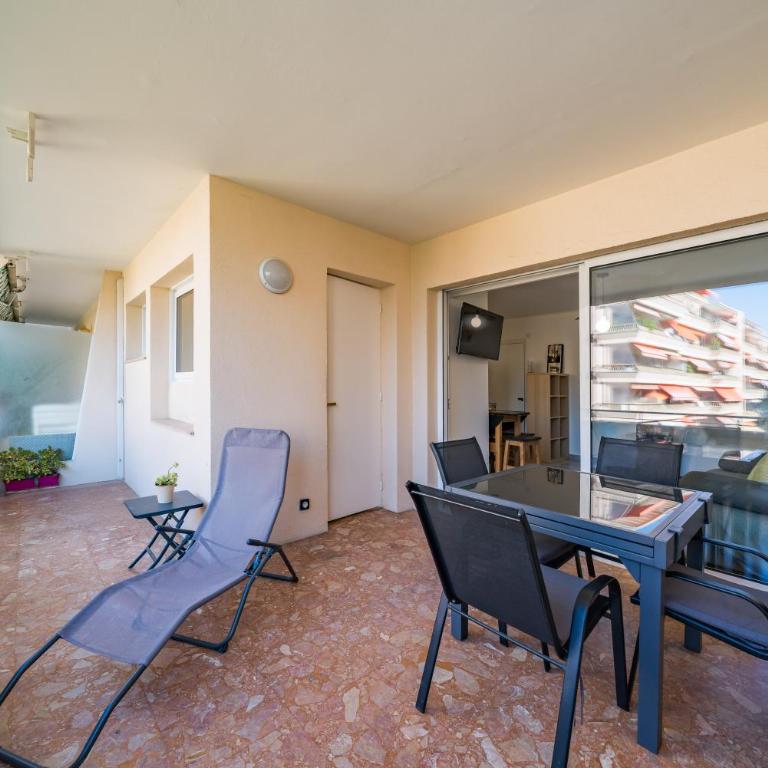 Studio rénové avec grande terrasse - Climatisation - Aperçu mer - Appartement avec Terrasse - 13