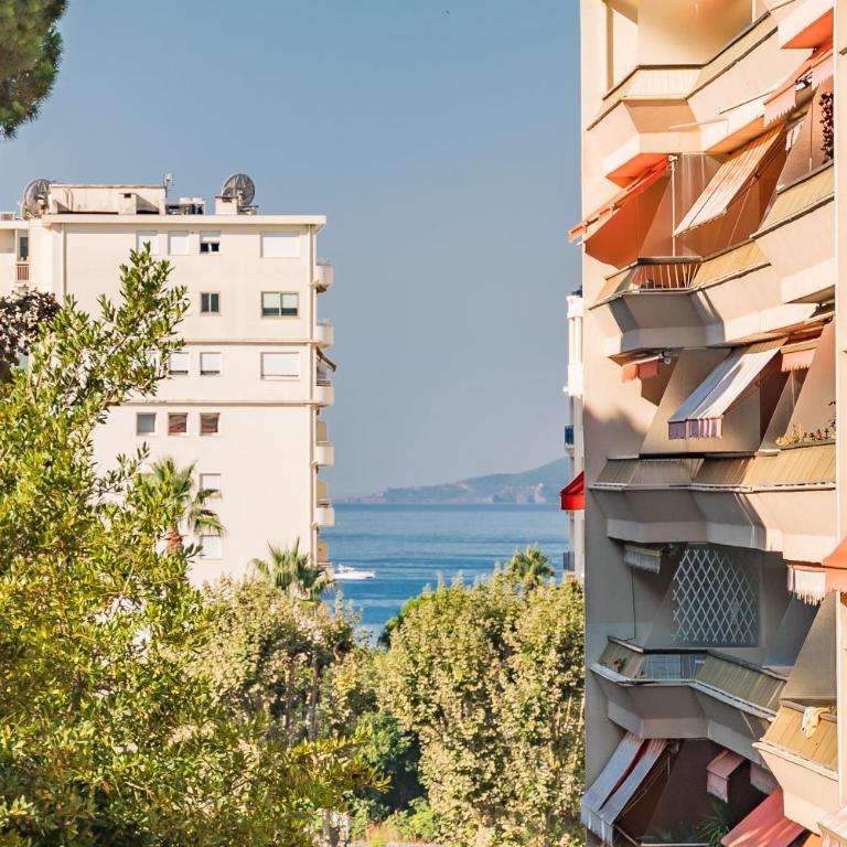 Studio rénové avec grande terrasse - Climatisation - Aperçu mer - Appartement avec Terrasse - 5