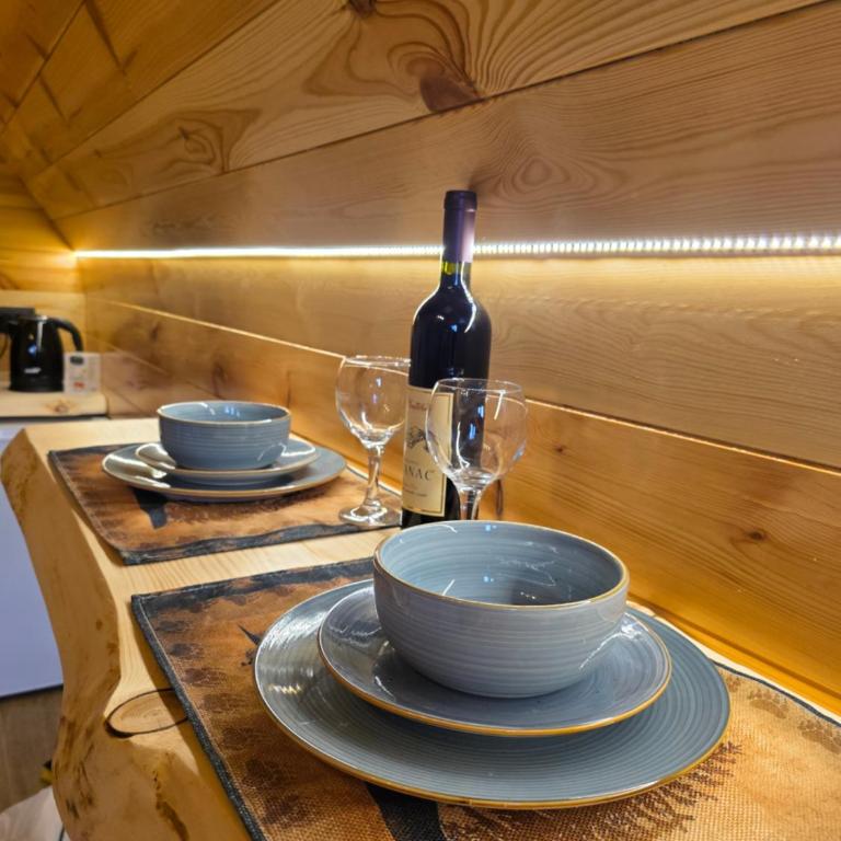 Mountain Peace - One-Bedroom Chalet - 25