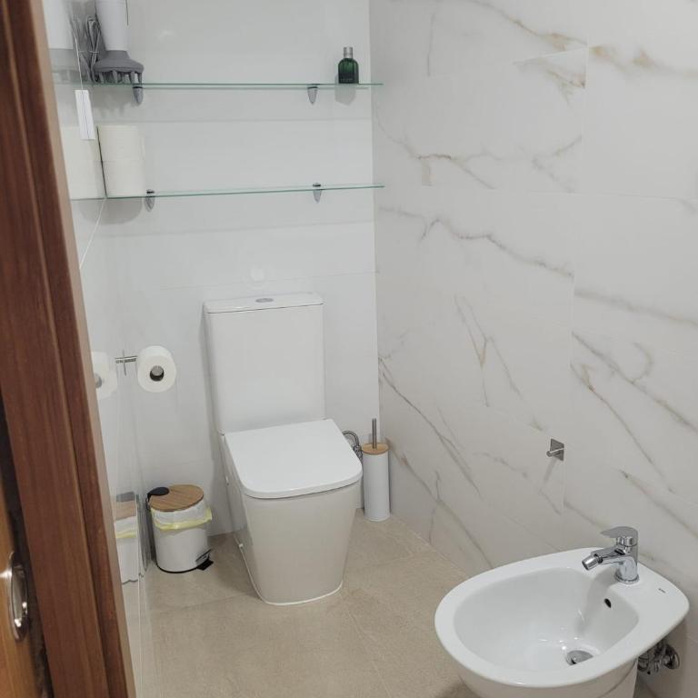 Vaniria 3 Apartamentos Nuevos - Apartamento de 2 dormitorios con balcón y vistas al mar - 7