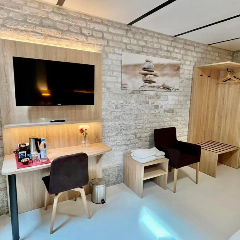 Adlzreiter City Pension - Doppel-/Zweibettzimmer mit Gemeinschaftsbad - 10